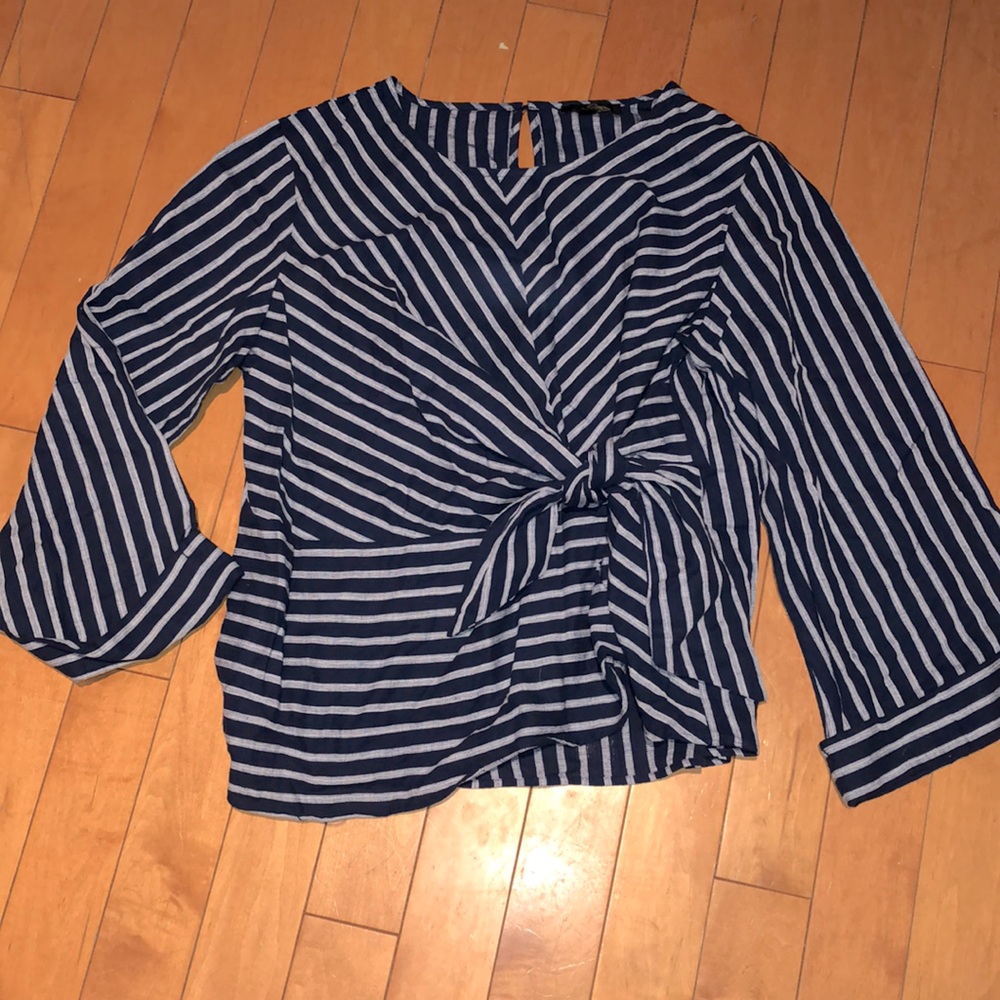2/$20 New Suzanne Betro navy white striped top 2X